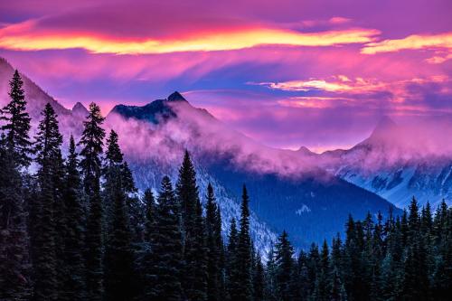 oneshotolive:  A sunrise to remember in the North Cascades (OC) (1500x1000) 📷: chasingpuravida 