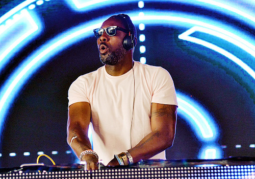 celebritiesofcolor:  Idris Elba performs live on the Sonic stage during the second day of Glastonbury Festival at Worthy Farm, Pilton on June 27, 2015 in Glastonbury, England.