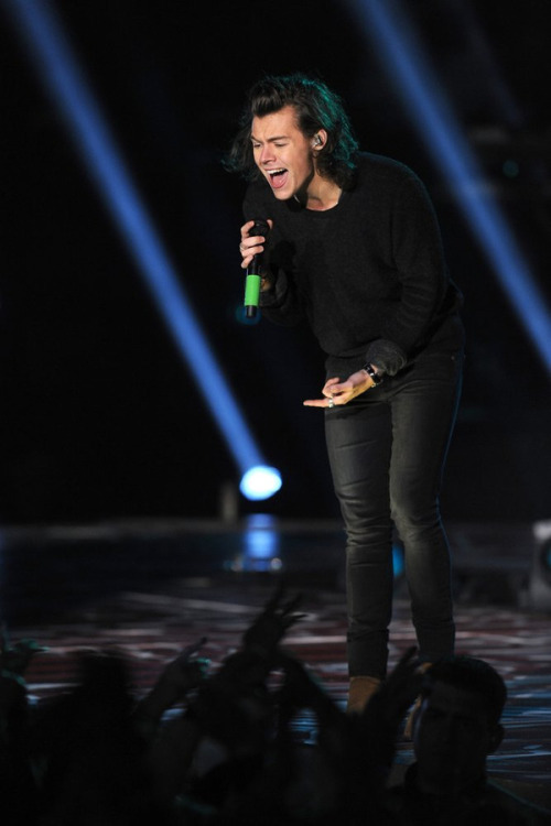 direct-news:  First Look: One Direction Celebrates ‘Four’ in NBC TV Special (airs December 23, 2014) 