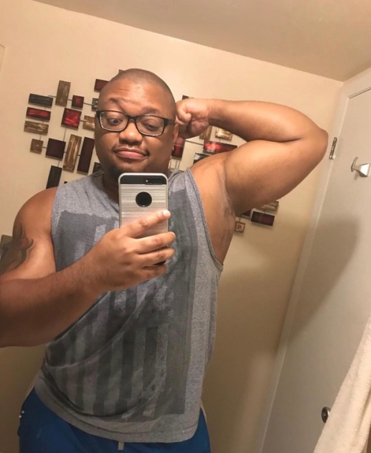 walkertexasblackpowerranger:  donniebearsama:  #donniebearsama  😍😍😍😍😍🤤🤤🤤🤤 just my type!!!!!