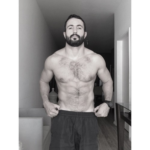 mrteenbear:  Borá malhar pq ainda não ta bom! 😜 by @claitonrj http://ift.tt/1NPxK9f