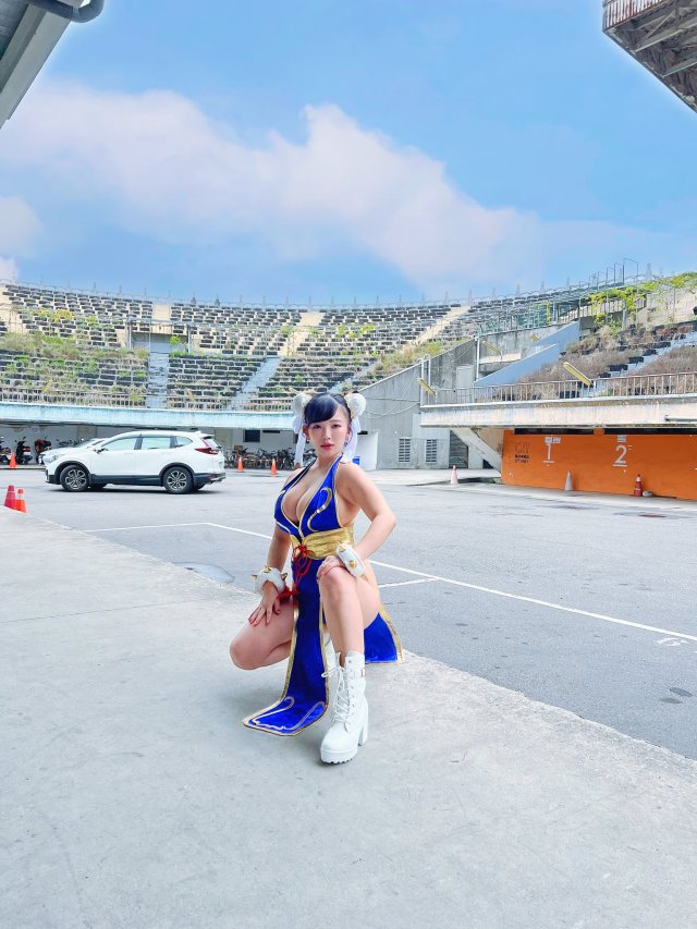 Jun Amaki as Chun Li (x)