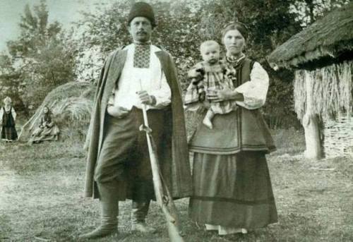 aph-ukraina:Old photos of Ukrainians in  ХІХ- ХХ Century1.1887- Ivano-Frankivsk region;2.1890;3