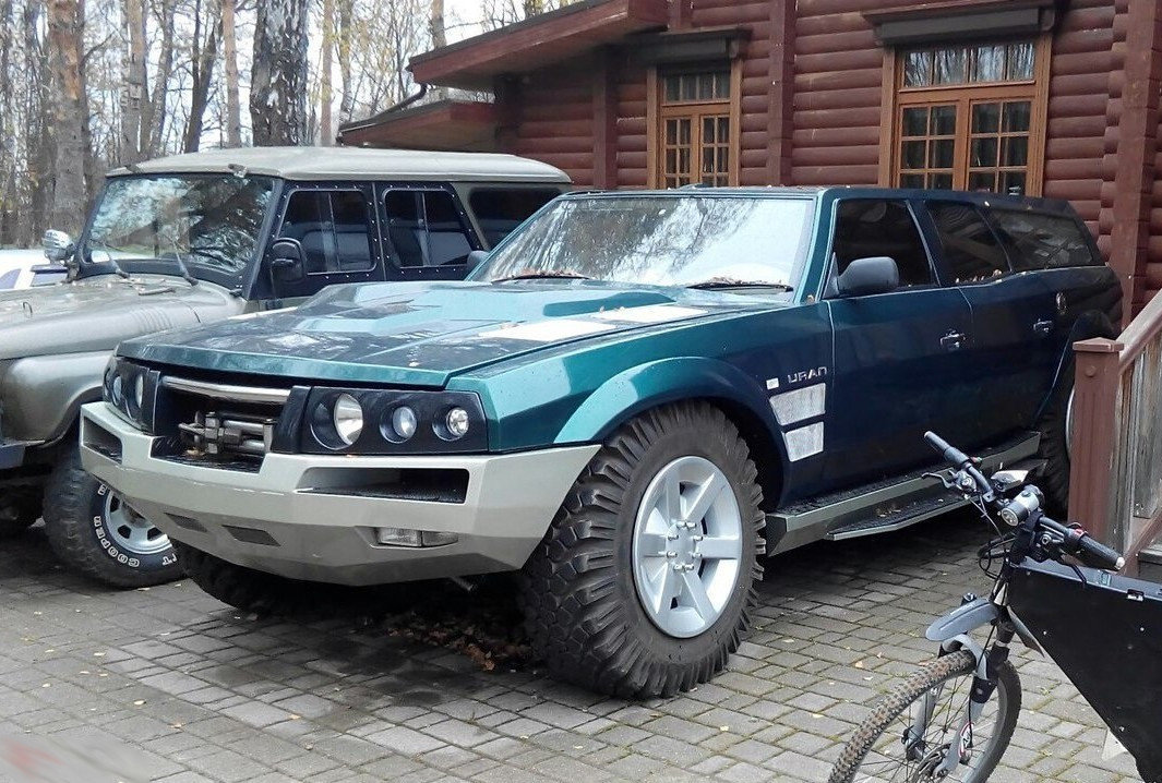 sheltianin: diesel UTD-20 with a volume of 16 liters, a power of 300 hp and a torque
