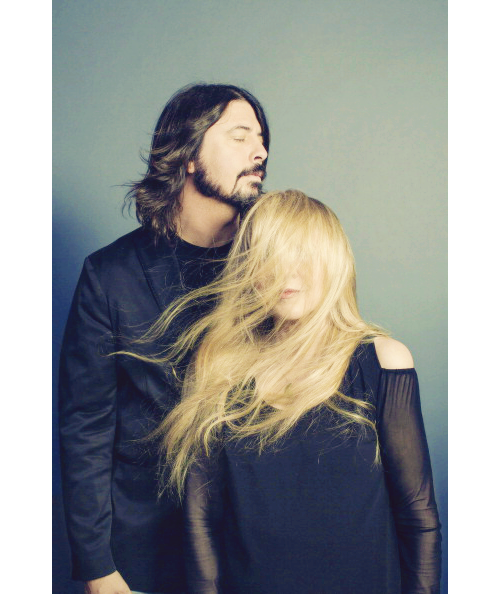 crystalline-:  &ldquo;Grohl arrives first, dressed in a long sleeve, blue and