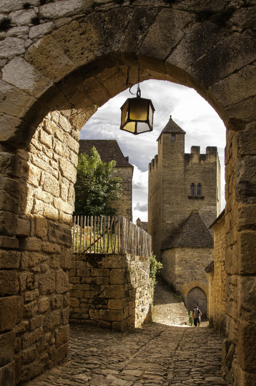 allthingseurope:  Beynac, France (by @lain G fait une pause)