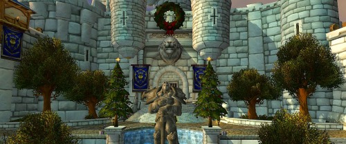 lycentia-deactivated20150402:  Christmas in Stormwind   Man, I love Winter’s Veil, I gotta hop on and play a bit soon before it ends.