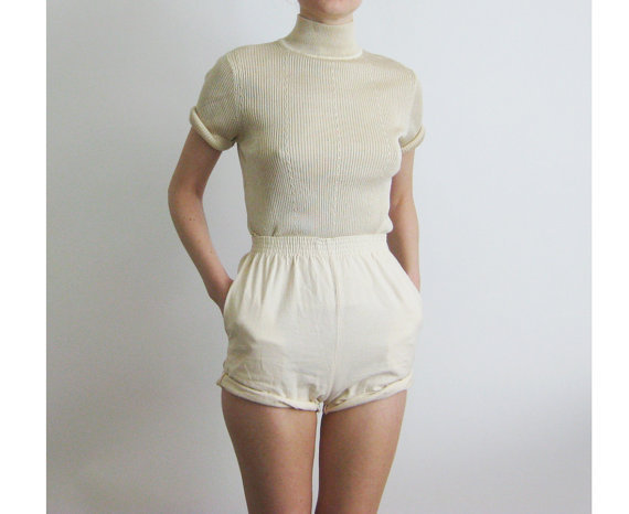 thegolddig:    90s Ribbed Mock Turtleneck Top (more information, more gold) 