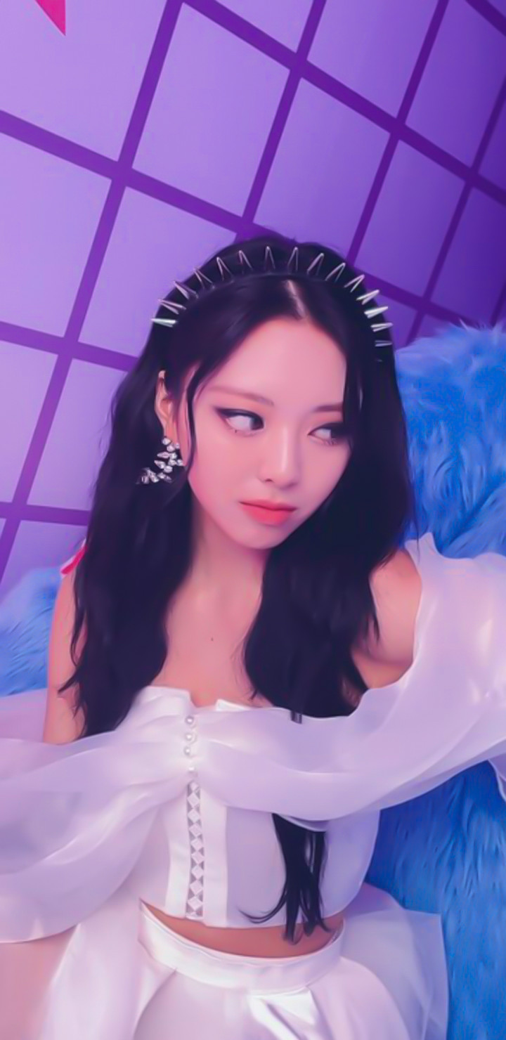 Yuna Lockscreens (itzy)