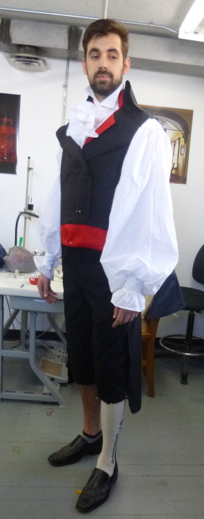 I just had a final fitting with my model Stéphane! The coat doesn’t have sleeves yet, and there are 