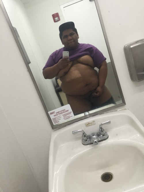 fatmanloves: drakebefluffy: Felt Horny in a public bathroom, so I took these pics. Enjoy  Wow