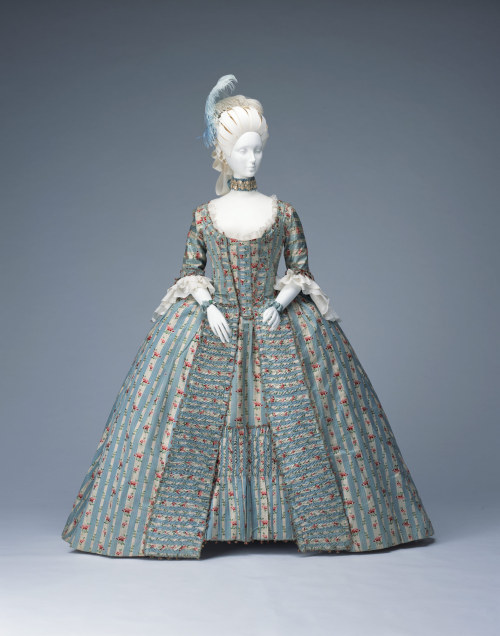 fashionsfromhistory: Robe a la Francaise c.1770-1775 French KCI