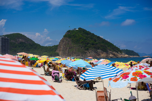 noodlesandbeef:  First real beach day.  Went to Copacabana, world famous for its perfect water, sand, breeze, and hotties…its reputation has turned it into a bit of a tourist trap.  The beach is completely packed…but that doesn’t detract from
