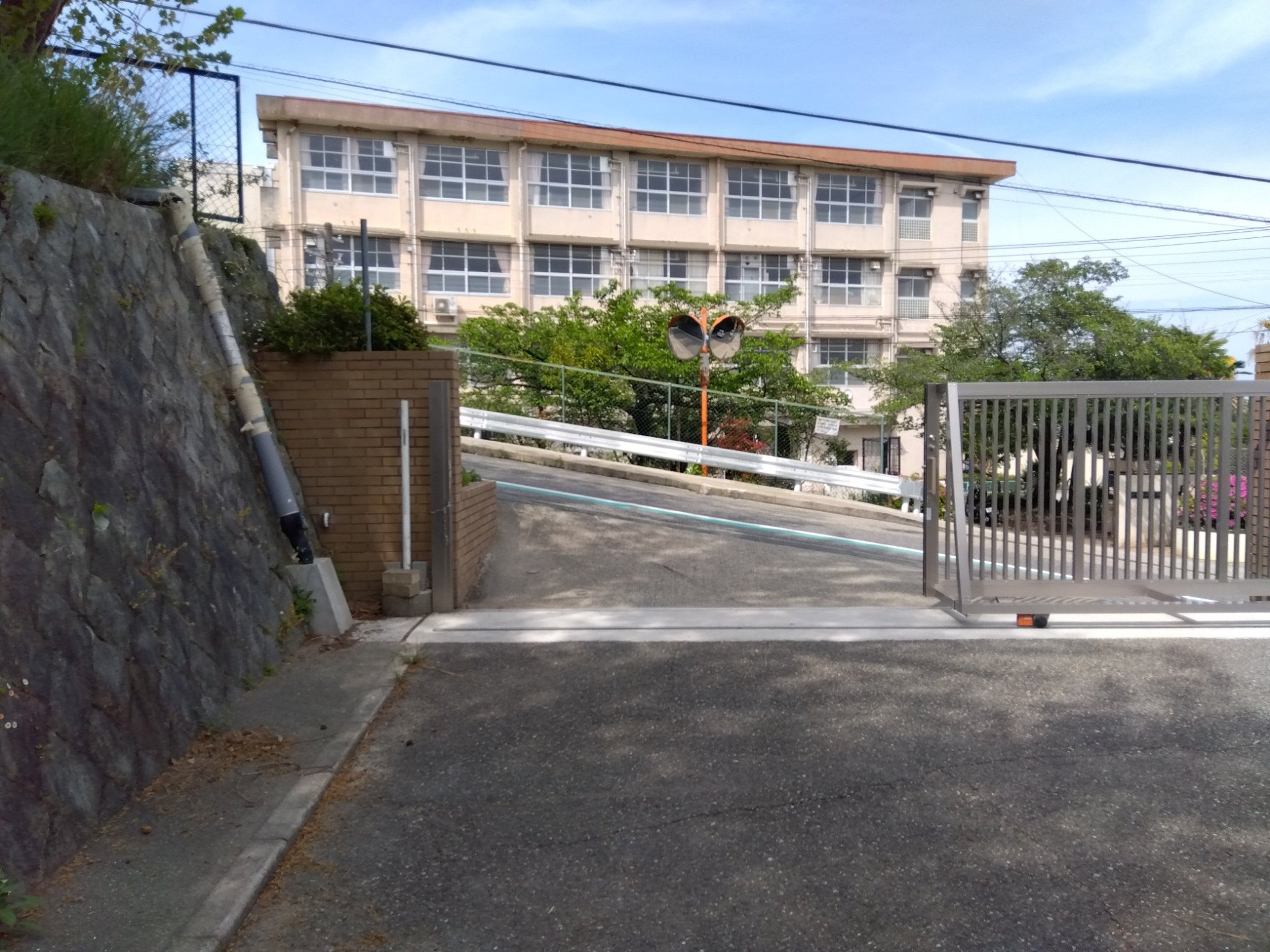 Северная старшая школа префектуры Осаки 県立西宮北高等学校 - Страница 3 0649f1a496f92becc2ad2dbb2fb49a2253e914f2