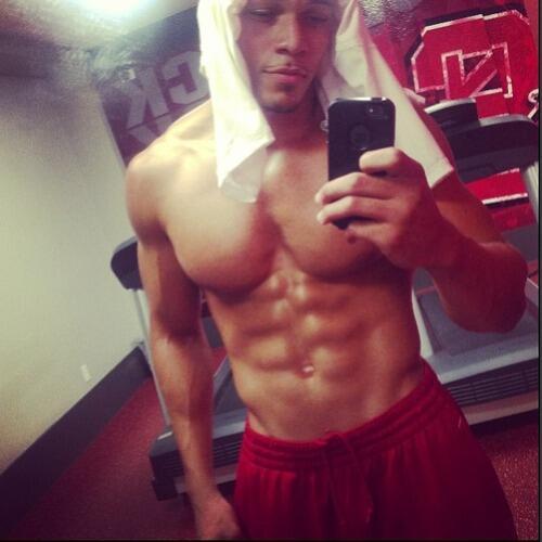 kinggselfie:  Http://kinggselfie.tumblr.com 