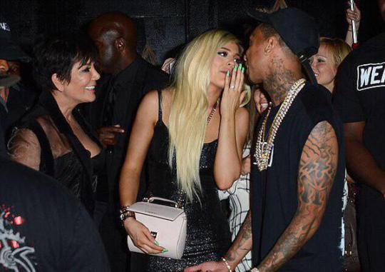 thecommonchick:  Kris: “do you guys need anything? some snacks? a condom? let me know"  