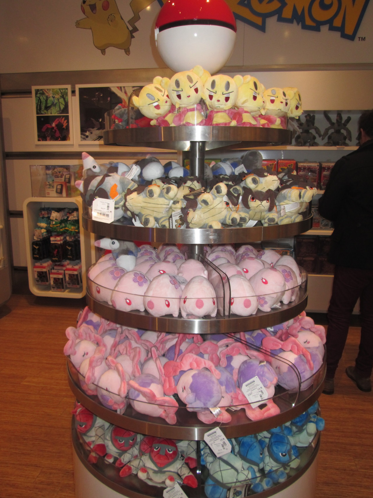 pelipper:  Nintendo World, NYC 2014 - Pokemon Merch 