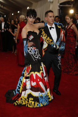 drankinwatahmelin:  dearjaketaustin:  Katy Perry and Jeremy Scott  - Met Gala 2015    