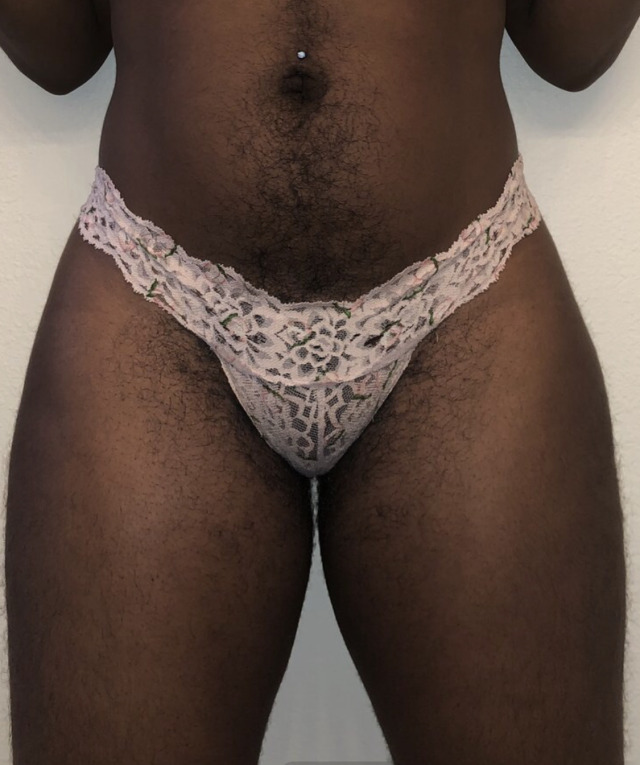 bigclitblackwomen:mustbehairy:Must be hairy Phat and Hairy..😋😋