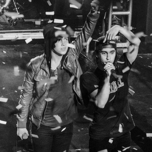 sleeping-with-sirens-omf:  Kellic Quentes (All credit goes to the photographers.