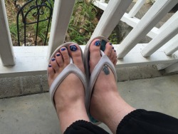 jkyzer09:  My wife’s pretty toes