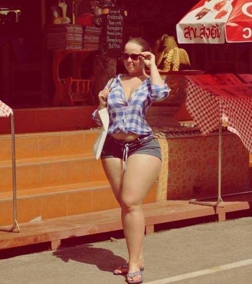 thick-hot-girl:  Hookup with Big Beautiful Women!