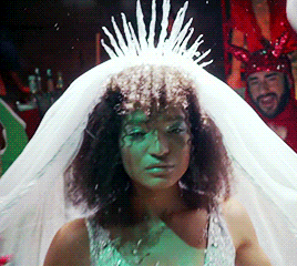 shesnake: 10! 10! 10! 10! Breathtaking scores for the frothiest bitch in New York!