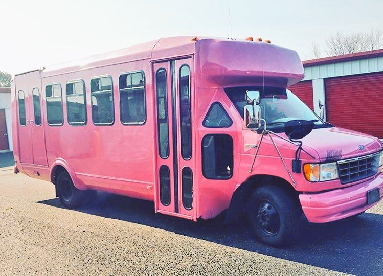 onlyblackgirl: the-real-eye-to-see:    On the bus the girls can get their nails/toes