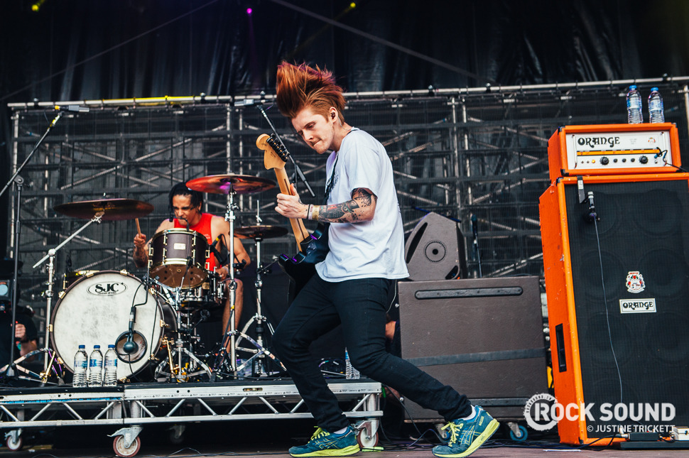 yourfavouritedevilentendu:    Neck Deep, Slam Dunk North, May 23 // Photo credit: