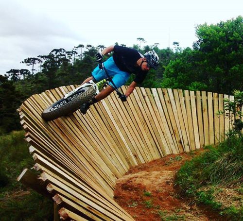 egrk: Trator!!!! #testthebest #desafiorural #fatbike #fatboy #specialized #zombikepark by -animalpoi