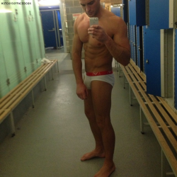 jockzone:  iOS http://bit.ly/17sSrDHAndroid