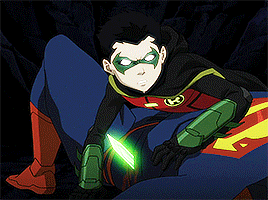 batfamcreys:Look how Clark curls up around Damian protectively.