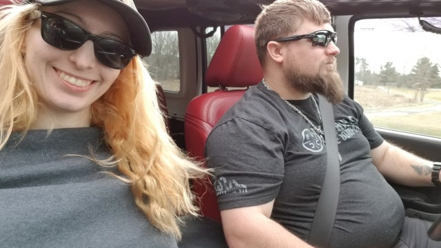 Sunny and almost 70 calls for adventures! Took the dogs for a walk and then took the freedom top off the Jeep and went for a long drive 😊🥰 side note that @katiiie-lynn looks really cute in my hat 😍😍😏