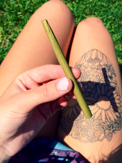 marihuanalegal:  viviidvibes:  rolled my first blunt today 🎉 http://ift.tt/1k6wm9I