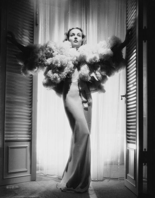 The bitch is back!Photo of Carol Lombard in Edith Head, photographer unknown