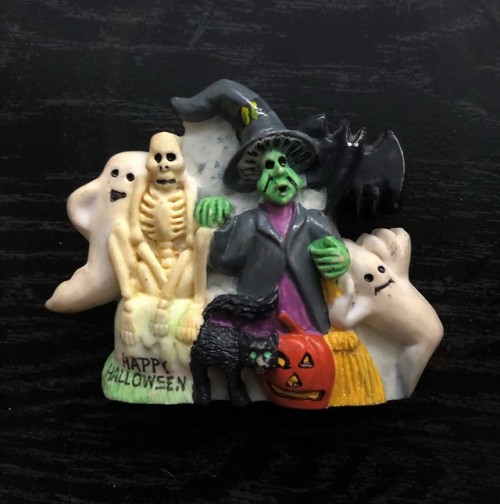 fernscare: felt compelled to draw these old Halloween magnets, aka sacred objects