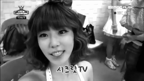 Hyosung And Hana Singing The 'I'm Not Zinger' Song