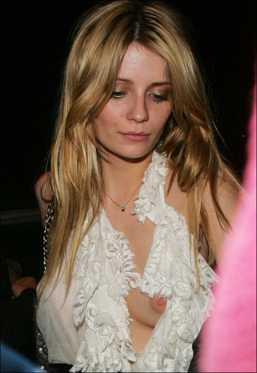 exposedceleb:  MISCHA BARTON