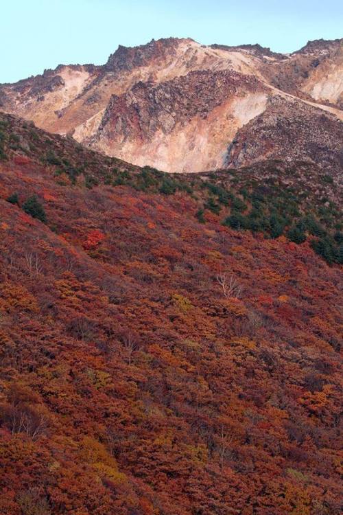 E, the one-lettered volcanoSo there is a volcano in Japan, in the Hokkaido region of northern Japan 