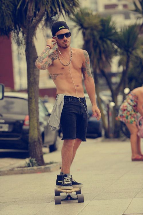 sorrygirlsisuckcock:  http://sorrygirlsisuckcock.tumblr.com/