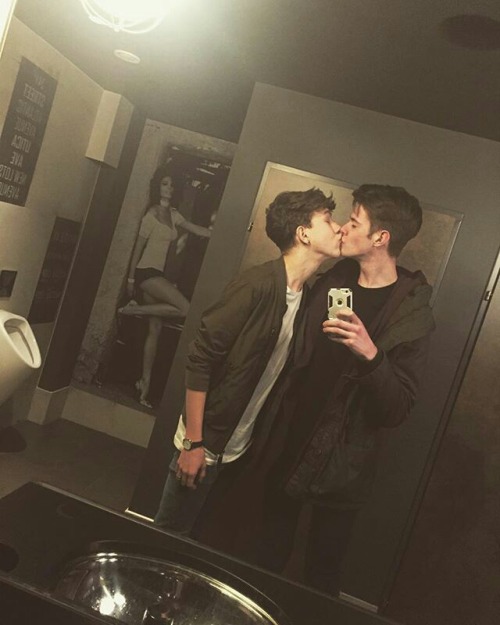 boyskisslove: BOYSKISSLOVE. Your place to be!