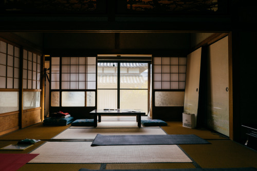 Japanese living room. I could live there forever! What do you think?For more updates check out my In