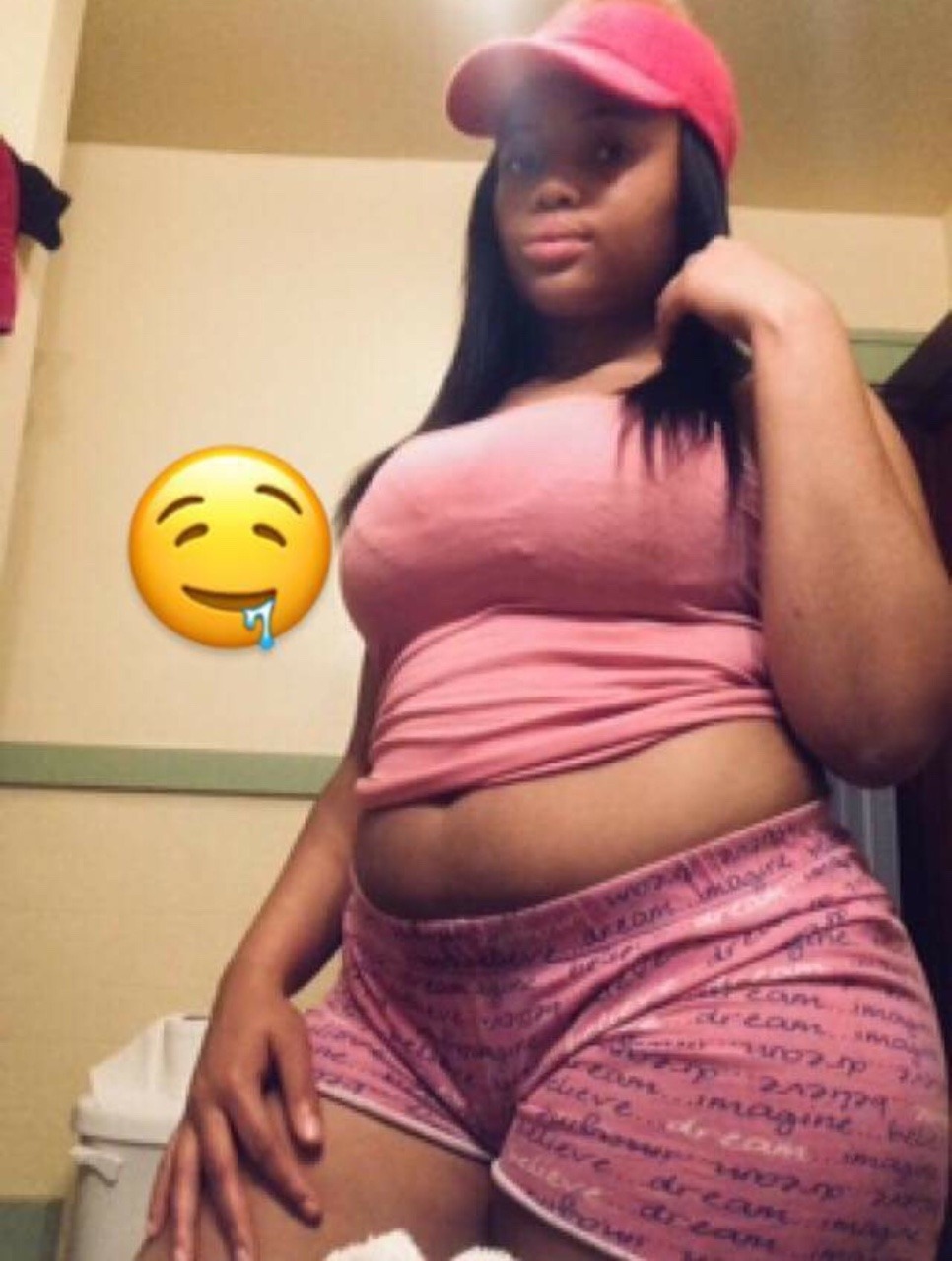 pyteenietiny:  Damn 😩😍😍