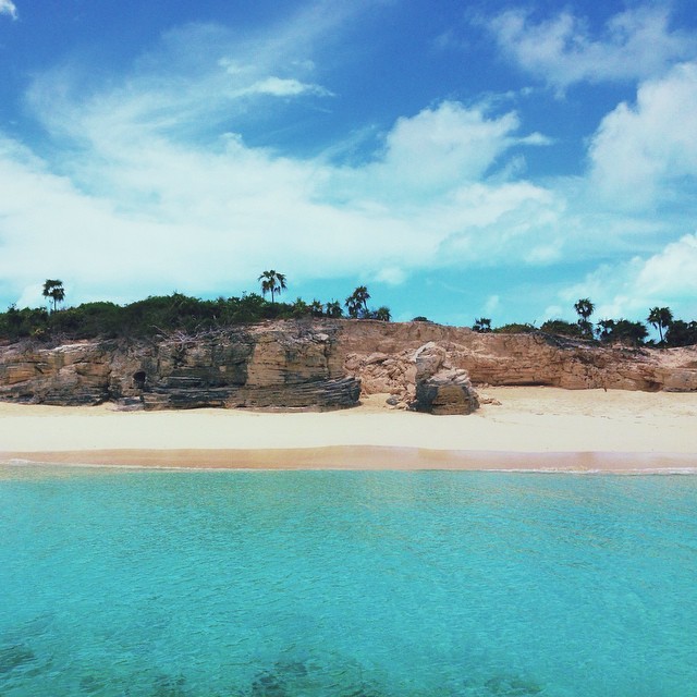 sea-of-serendipity:  i miss my summer home // this would be so much better than school