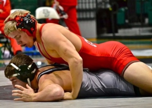 whthole4blkpole:  wrestlersandsinglets:  Follow me for Hot Wrestlers in Sexy Singlets =)  Damn your ass is soft bro. This is getting me turned on. Yea I like being pinned in this position