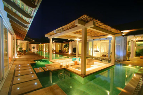 dirtylittlediva: homedesigning: Contemporary Thailand Villa Offers a Refined Experience Absolutely b