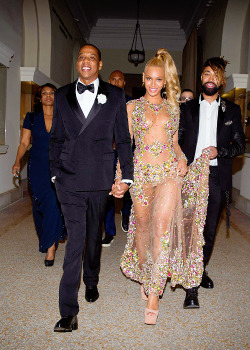 celebritiesofcolor:  Jay-Z and Beyonce at