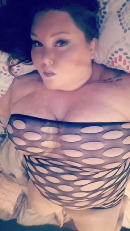 bbwcaitthicknessfp: Hello everyone. I’m officially back!! Snapchat / caityd007 /   Instagram