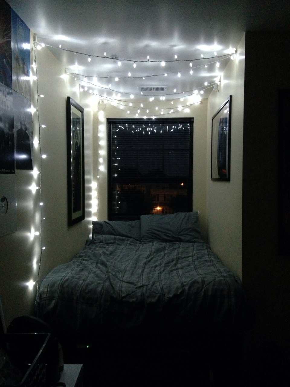poopflow:  french-montana-fries:  poopflow:  finally hung my lights above my bed!!