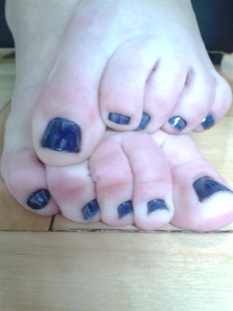 its-all-about-the-toes: melancholicwoman:  going there! ;)  It’s all about the TOES.